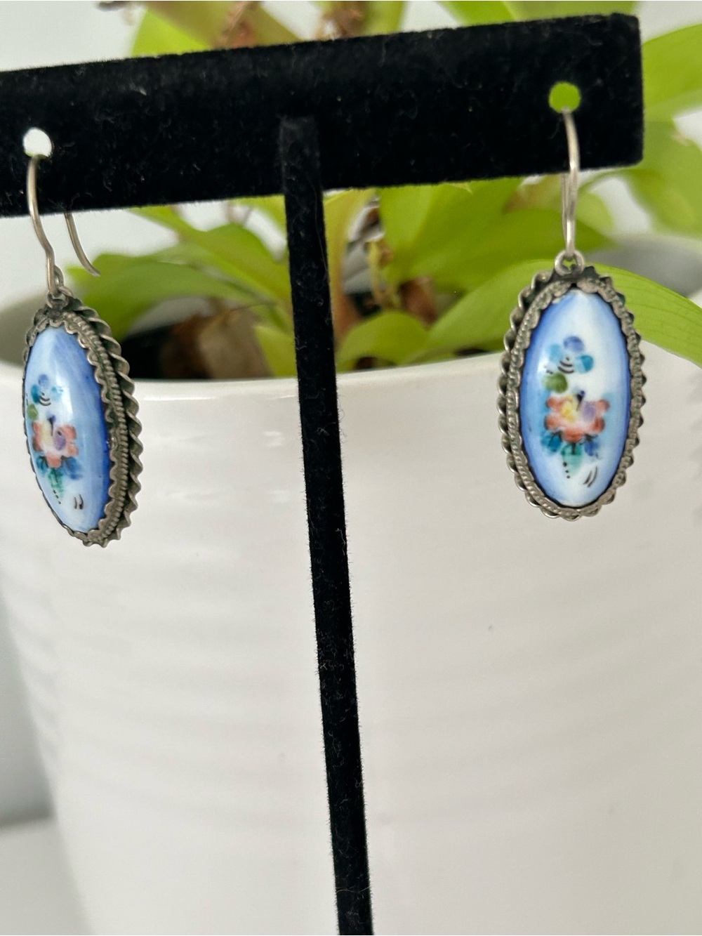 Women’s Blue Hand Painted Flower Earrings Silver Tone Dangle Drop Oval